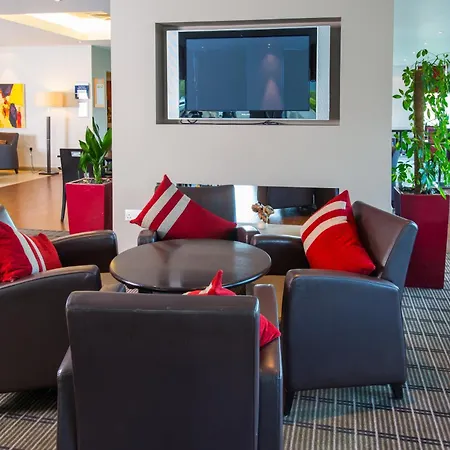 Express Centre By Ihg Hotel 3*