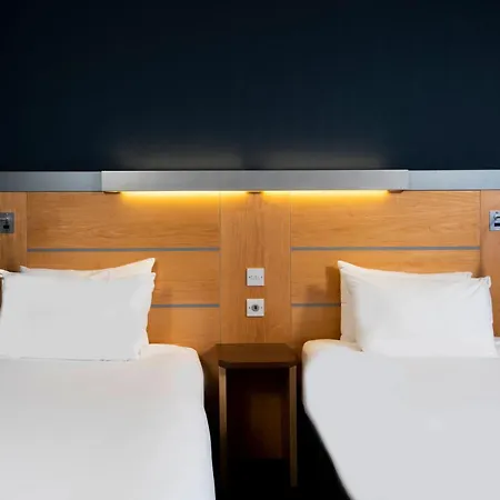 Express Centre By Ihg 3*