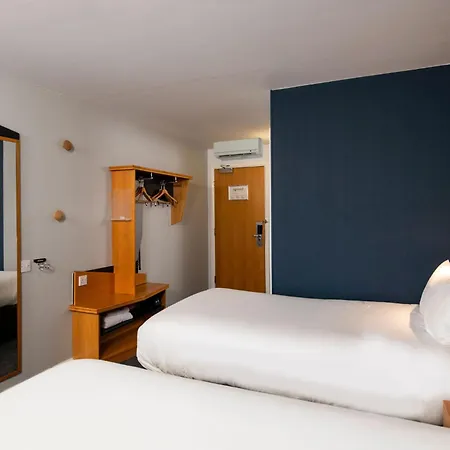 Express Centre By Ihg 3*