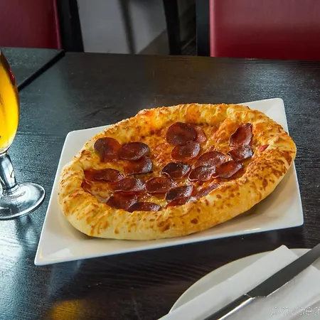 فندق هوليداي إن إكسبرس سيتي سنتر 3*