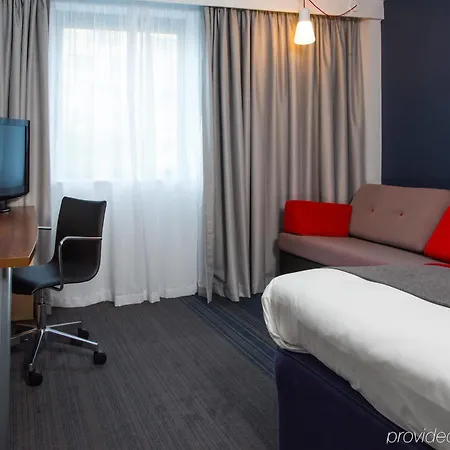 Hotel Express Centre By Ihg 3*