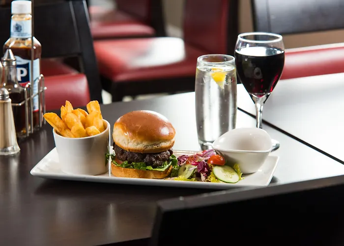 Готель Express Centre By Ihg 3*