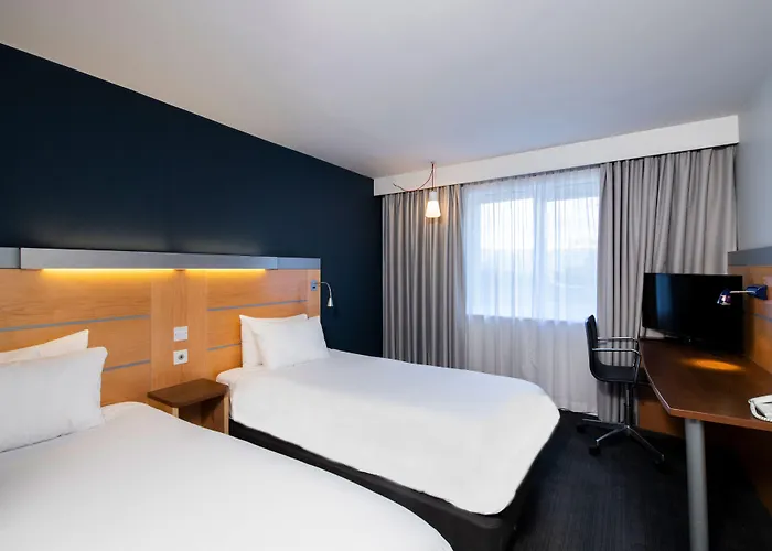 Готель Express Centre By Ihg