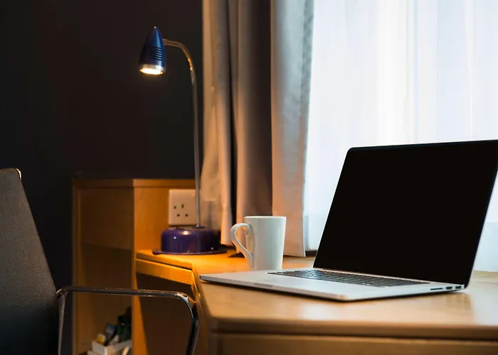 홀리데이 인 익스프레스 시티 센터 3*