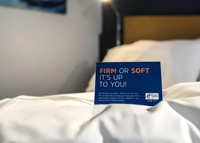 홀리데이 인 익스프레스 시티 센터 3*