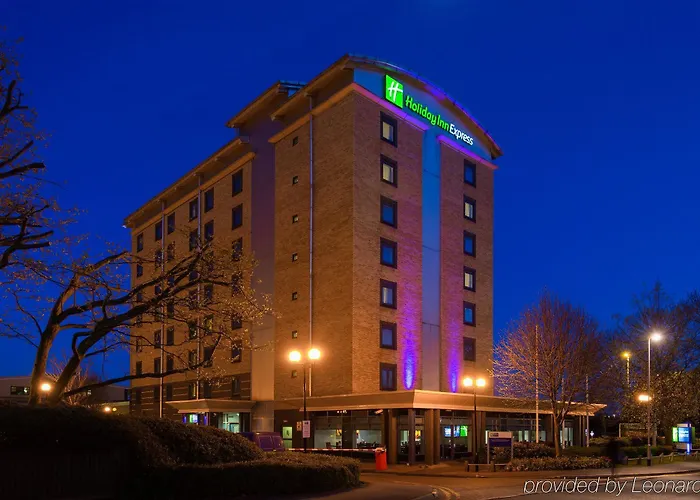 Готель Express Centre By Ihg