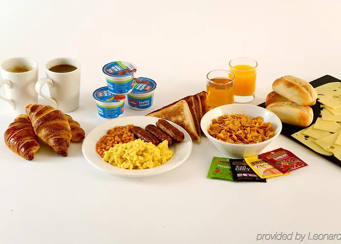 홀리데이 인 익스프레스 시티 센터 3*