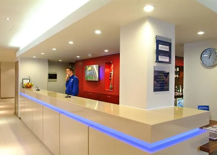 Готель Express Centre By Ihg