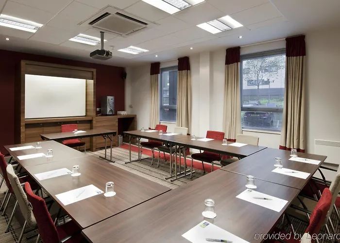 Express Centre By Ihg 3* Лідс