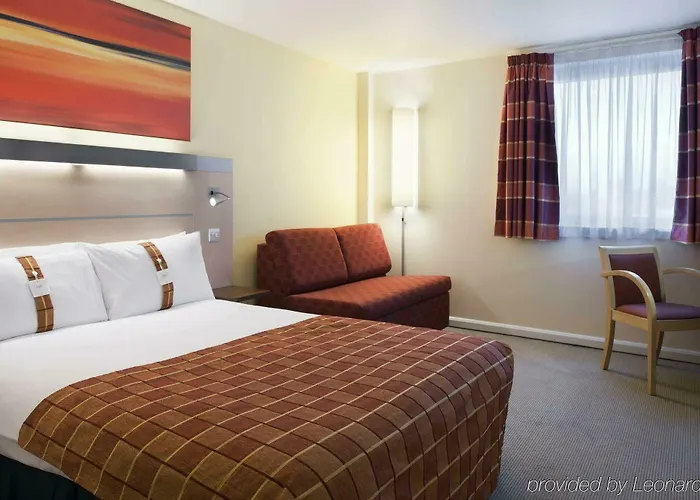 홀리데이 인 익스프레스 시티 센터 3*