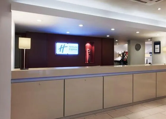 호텔 홀리데이 인 익스프레스 시티 센터 리즈