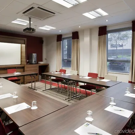 利兹市中心智选假日酒店 3* 利兹