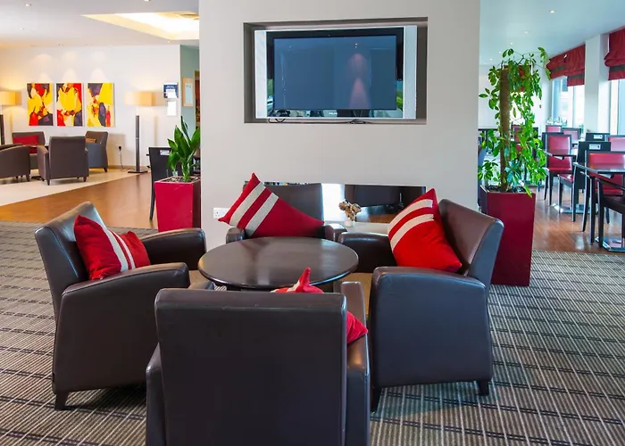 Express Centre By Ihg Hotel 3*