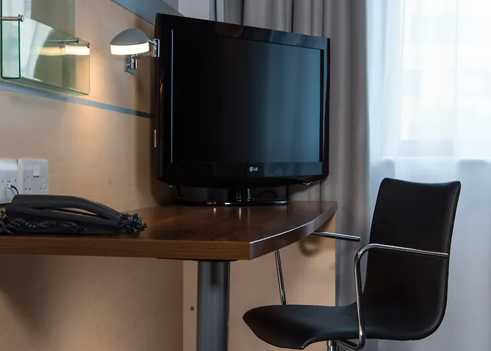 Hotel Express Centre By Ihg