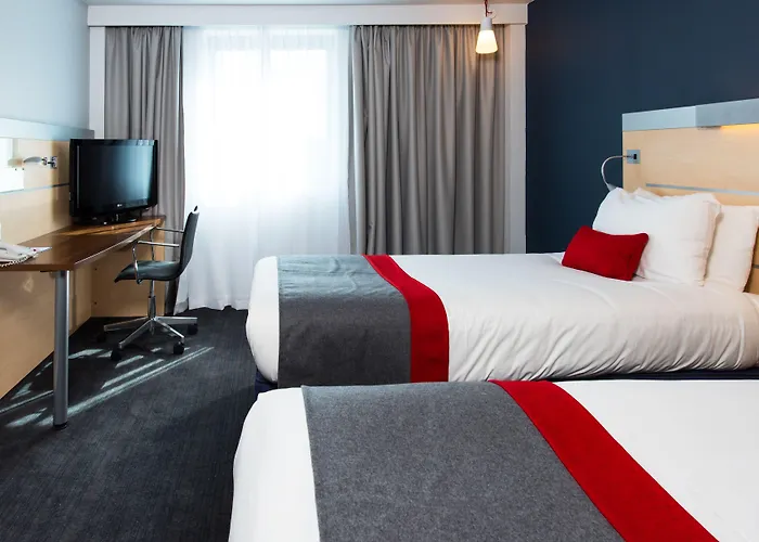 Hotel Express Centre By Ihg 3*