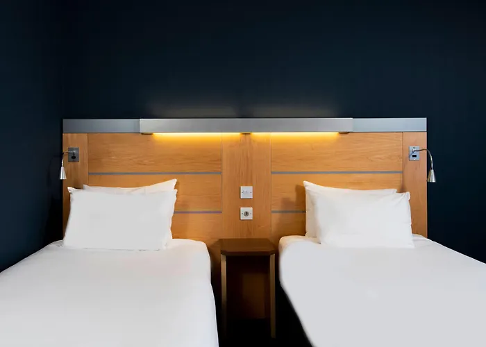 Hotel Express Centre By Ihg 3*