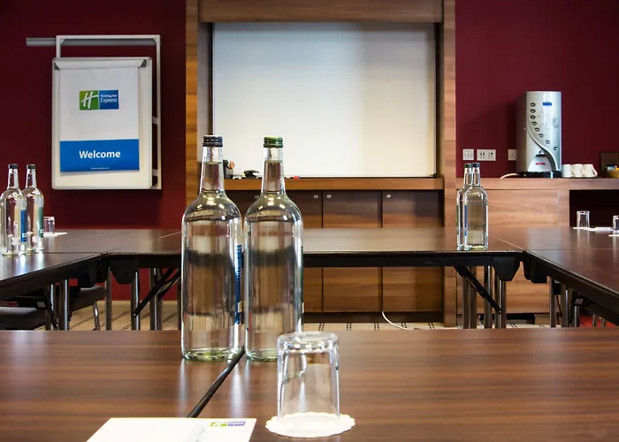 Express Centre By Ihg Hotel 3*