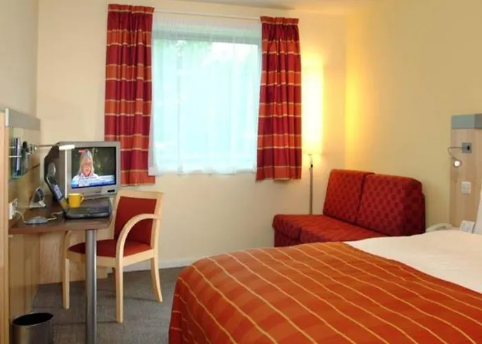 Hotel Express Centre By Ihg 3*