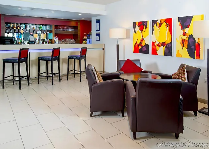 Express Centre By Ihg Hotel 3*