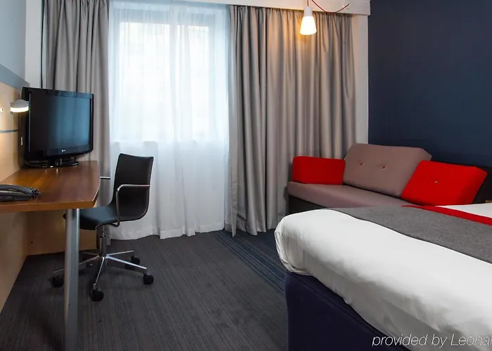 Hotel Express Centre By Ihg 3*